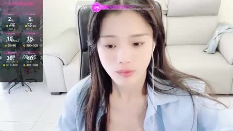 _zizi_ online show from 01-06-25, 05:19