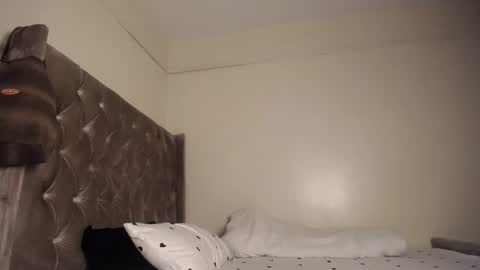 Snapshot of _zoilah chatting on 10-03-25, 01:35 Zoilah online show from 10-03-25, 01:35