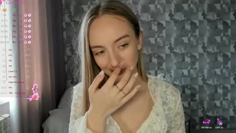 Adelina online show from 04-22-26, 07:44