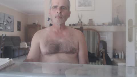 Snapshot of aalex1717 chatting on 07-04-26, 03:29 Aalex1717 online show from 07-04-26, 03:29