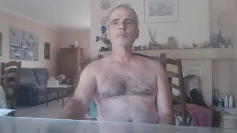 Snapshot of aalex1717 chatting on 07-19-26, 06:06 Aalex1717 online show from 07-19-26, 06:06