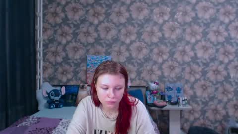 Snapshot of aalicebubble chatting on 06-23-26, 06:17 Alice online show from 06-23-26, 06:17