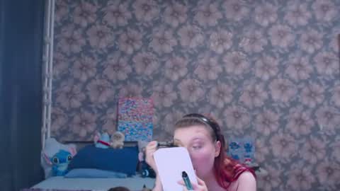 Snapshot of aalicebubble chatting on 07-12-26, 02:52 Alice online show from 07-12-26, 02:52