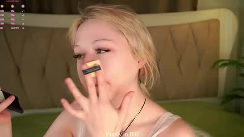 Amy online show from 10-20-25, 03:12