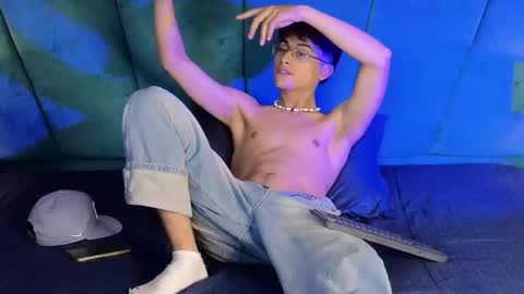 Aaron Ezequiel online show from 09-23-25, 09:40