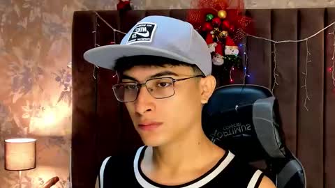 Aaron Ezequiel online show from 12-21-25, 09:11