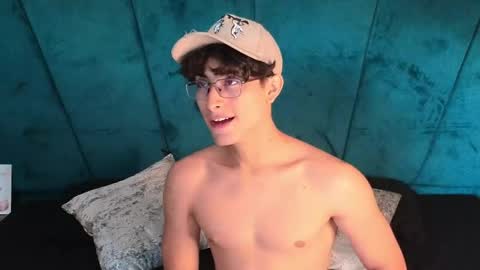 Aaron Ezequiel online show from 05-06-26, 02:00