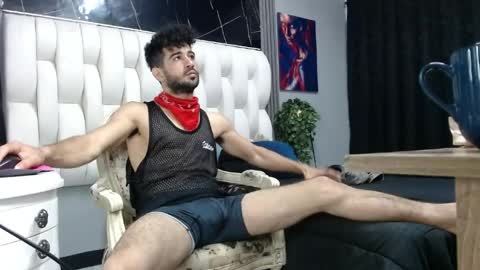 Snapshot of aaron_jones_1 chatting on 04-16-26, 10:12 aaron_jones_1 online show from 04-16-26, 10:12