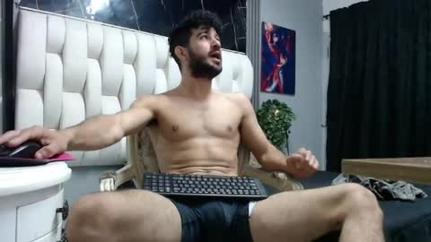 Snapshot of aaron_jones_1 chatting on 04-21-26, 08:55 aaron_jones_1 online show from 04-21-26, 08:55