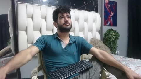 Snapshot of aaron_jones_1 chatting on 05-15-26, 06:31 aaron_jones_1 online show from 05-15-26, 06:31
