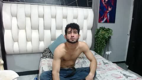 Snapshot of aaron_jones_1 chatting on 05-20-26, 03:02 aaron_jones_1 online show from 05-20-26, 03:02