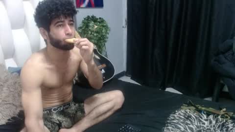 Snapshot of aaron_jones_1 chatting on 05-28-26, 06:32 aaron_jones_1 online show from 05-28-26, 06:32