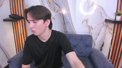 Aaron online show from 10-27-25, 07:07