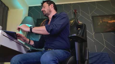 Aaron online show from 03-16-26, 09:41