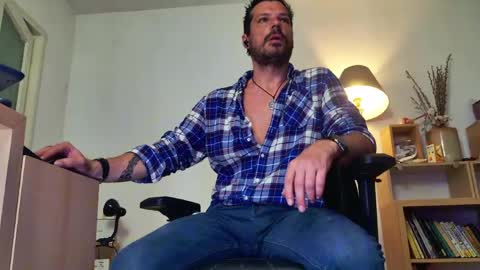 Aaron online show from 05-05-26, 12:51