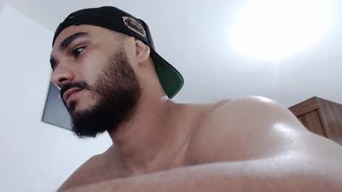 Snapshot of aaronteylor chatting on 12-17-24, 10:55 aaronteylor online show from 12-17-24, 10:55