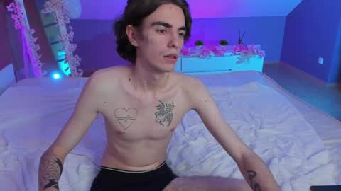 Snapshot of aataraxx chatting on 01-06-25, 11:09 Fiona and Harry online show from 01-06-25, 11:09