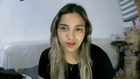 Snapshot of abbie_23 chatting on 04-07-26, 10:31 Abbie cute online show from 04-07-26, 10:31