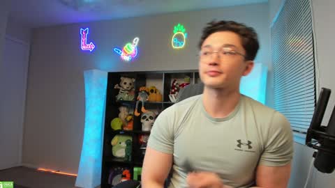 Snapshot of abbuddy920236 chatting on 12-06-24, 05:20 buddy online show from 12-06-24, 05:20