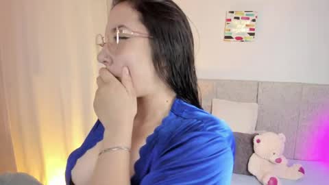 abby_pink1 online show from 04-22-26, 04:37