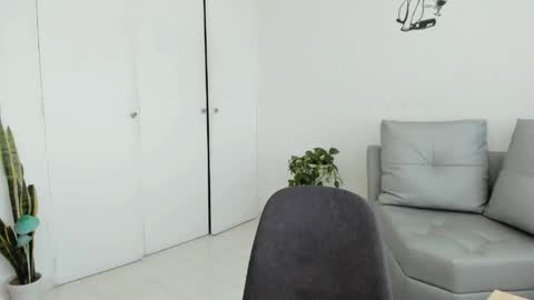 Laura  online show from 05-15-26, 03:19