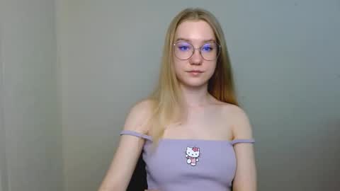 Abby Lovense is active online show from 03-04-26, 01:50