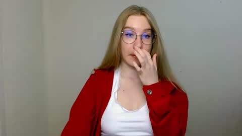 Abby Lovense is active online show from 06-13-26, 10:35