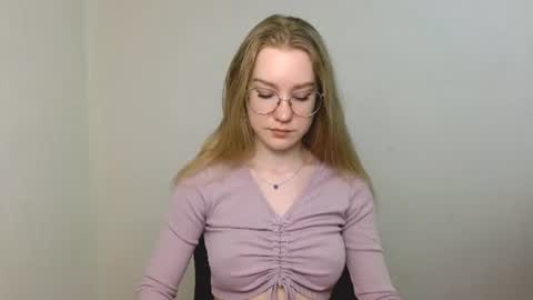 Abby Lovense is active online show from 07-09-26, 10:52