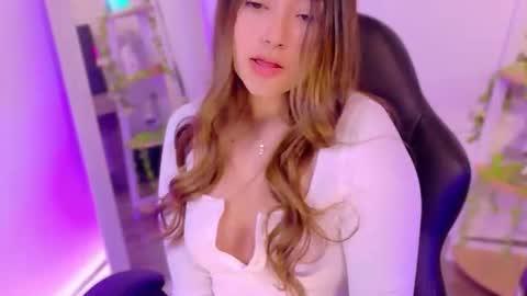 Snapshot of abella_ruiz chatting on 06-20-26, 02:14 Abella Ruiz online show from 06-20-26, 02:14
