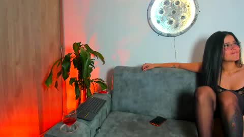 Snapshot of abellaconnor chatting on 06-12-26, 11:46 Abella and Kendra online show from 06-12-26, 11:46