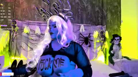 Snapshot of aberachmackay chatting on 10-29-25, 11:01 aberachmackay online show from 10-29-25, 11:01