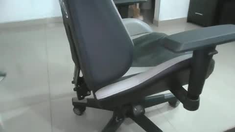 Snapshot of abraca402512 chatting on 06-15-26, 04:42 abraca402512 online show from 06-15-26, 04:42