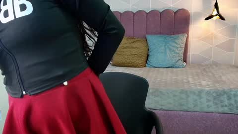 ABRIL MATTHEWS online show from 01-11-25, 08:10