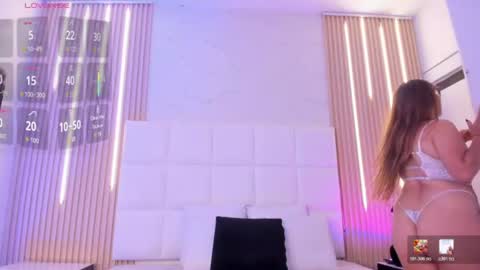 Snapshot of abril_snow chatting on 07-15-26, 08:03 abril_snow online show from 07-15-26, 08:03