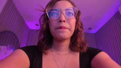 Snapshot of abrilbloom_ chatting on 06-05-26, 02:29 abril online show from 06-05-26, 02:29