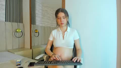 Natalia online show from 04-19-26, 02:44