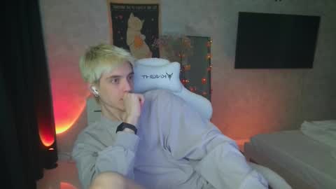 Nick online show from 10-17-25, 01:46