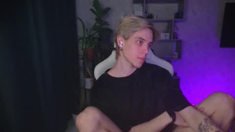 Nick online show from 12-16-25, 04:01