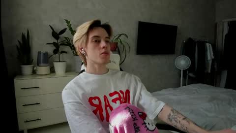 Nick online show from 04-12-26, 09:36