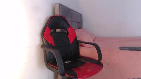 Hello guys excuse my absence I will be absent for several days for health reasons I hope you understand thank you very much. online show from 04-19-26, 04:45