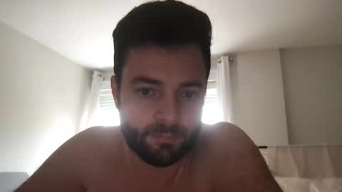 Snapshot of adamagreen99 chatting on 04-16-26, 06:09 Alberto online show from 04-16-26, 06:09