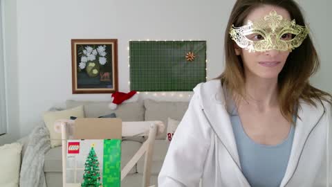 Addison Rose  I am currently away for the holiday weekend. Streams start again on 1242024. Enjoy the holiday online show from 12-20-24, 03:03