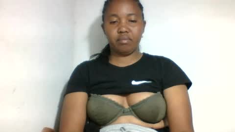 Snapshot of adelealy chatting on 07-17-26, 04:30 adelealy online show from 07-17-26, 04:30