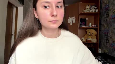 Snapshot of adeleapel chatting on 03-31-26, 11:21 Poly online show from 03-31-26, 11:21