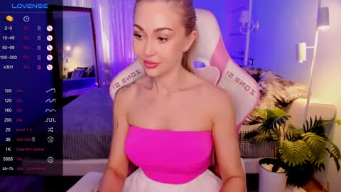 Snapshot of adeleroberts chatting on 06-04-26, 02:06 Adele online show from 06-04-26, 02:06