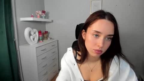 Adele online show from 03-11-26, 07:03