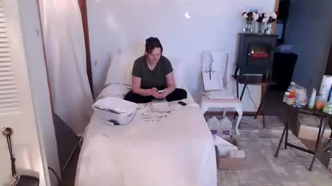 Snapshot of adorable22 chatting on 01-06-26, 04:43 adorable22 online show from 01-06-26, 04:43