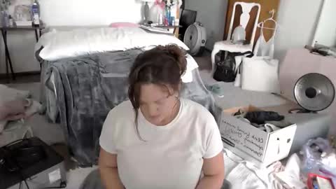 Snapshot of adorable22 chatting on 03-16-26, 06:56 adorable22 online show from 03-16-26, 06:56