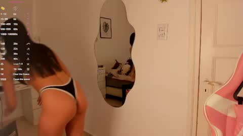Snapshot of adorablekat29 chatting on 07-12-26, 04:53 Kattt online show from 07-12-26, 04:53