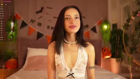 adoracortes online show from 10-27-25, 05:00